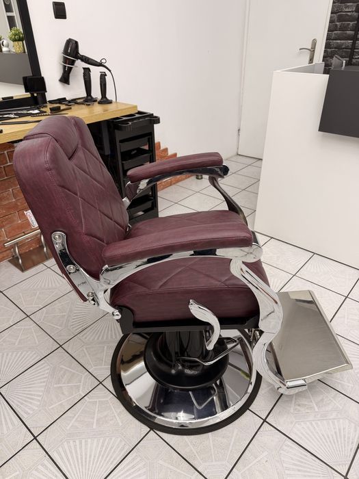 Fotel barberski – używany, stan idealny