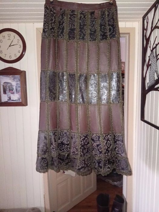 Okazja ! Nowa włoska spódnica cena ost.