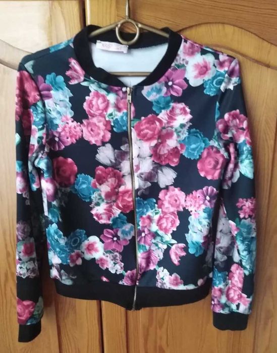 Bluza na suwak, cienka w kwiaty, typu "Bomberka", rozmiar S