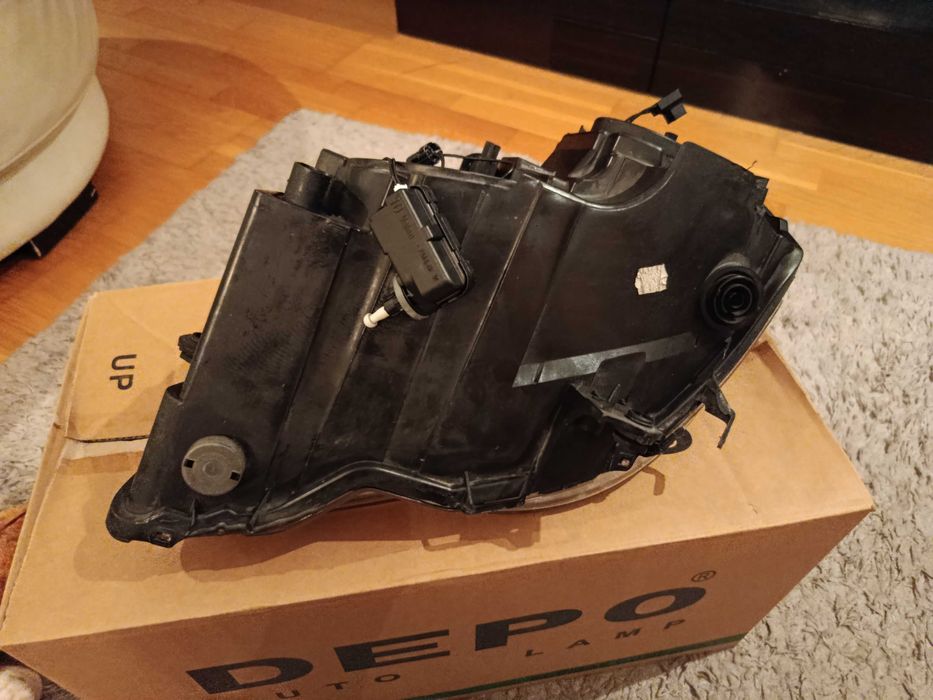 VENDE - farol direito VW Polo 9N