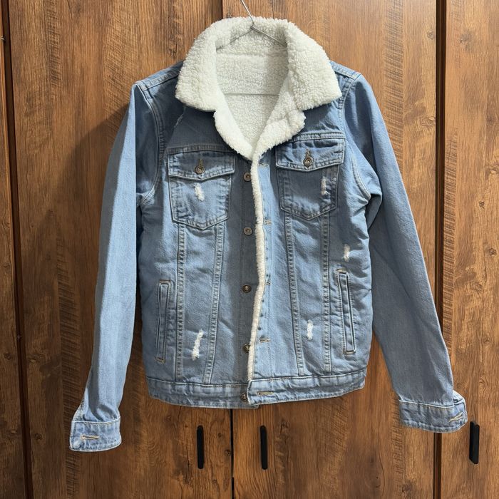 kurtka dżinsowa z kożuszkiem ocieplana modna