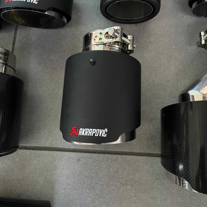 Насадки на глушник акрапович разные размеры мат карбон глянец новые