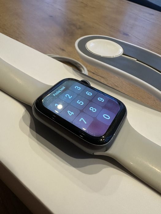 Apple Watch Series 5 40 mm – sprawny, gotowy do użytkowania