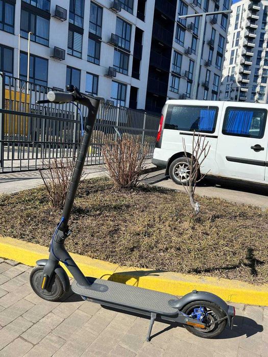 Електросамокат Xiaomi Mi Electric Scooter 3