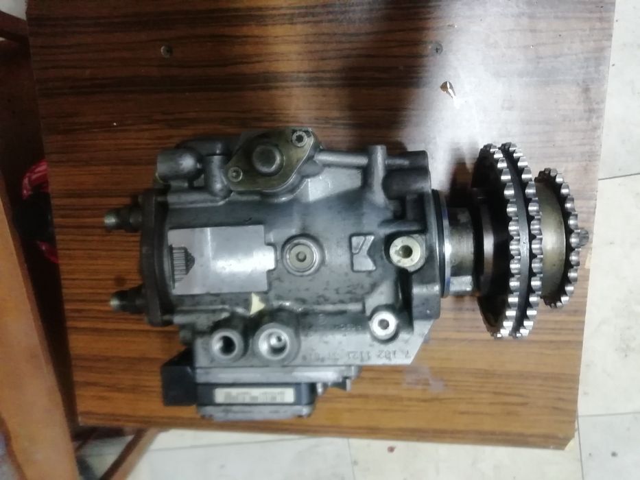 Паливний насос опель вектора 2'0 дті 98р