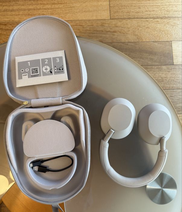 Sony- WH-1000XM5