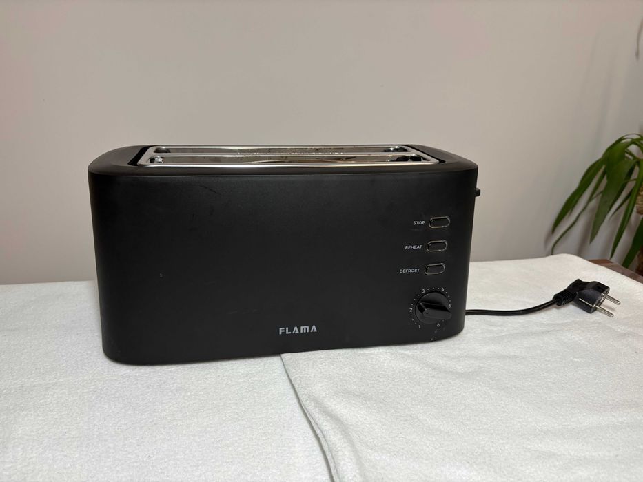 Torradeira Flama para 4 pães 988FL (1630 W) 18Ax39Lx18P cm