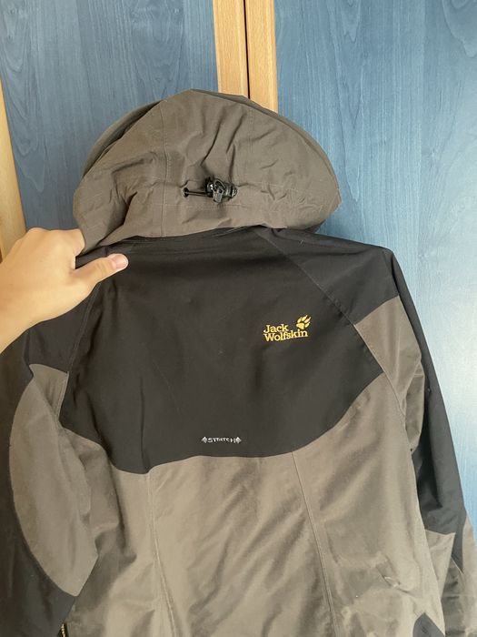 Осенняя ветровка Jack Wolfskin
