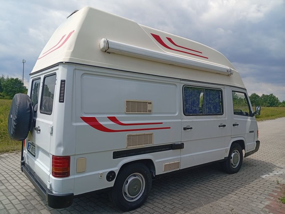 Mercedes MB100 kamper,4-osobowy,woda,ogrzewanie,WC,prysznic.