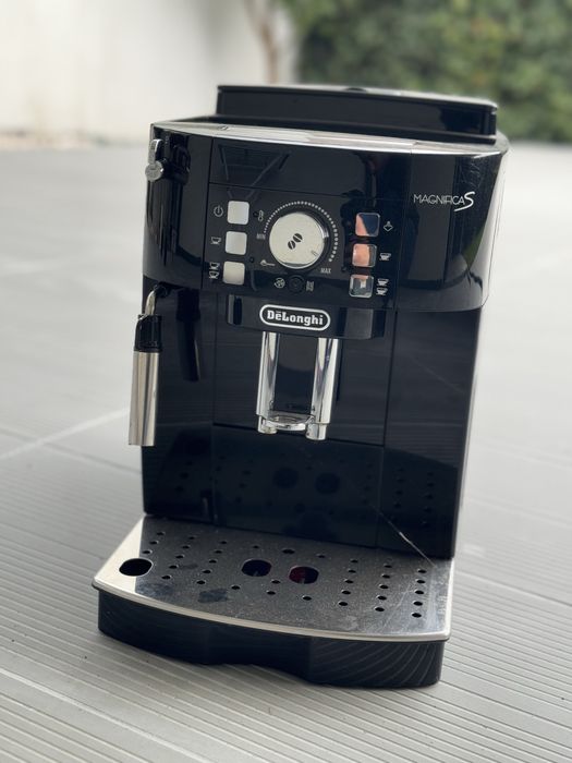 Maquina de Café Delonghi Magnifica S