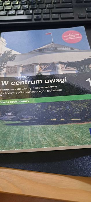 W centrum uwagi 1 podręcznik WOS