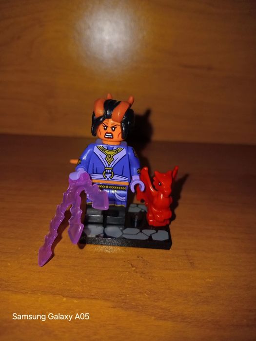 Лего фігурка Tiefling sorcerer