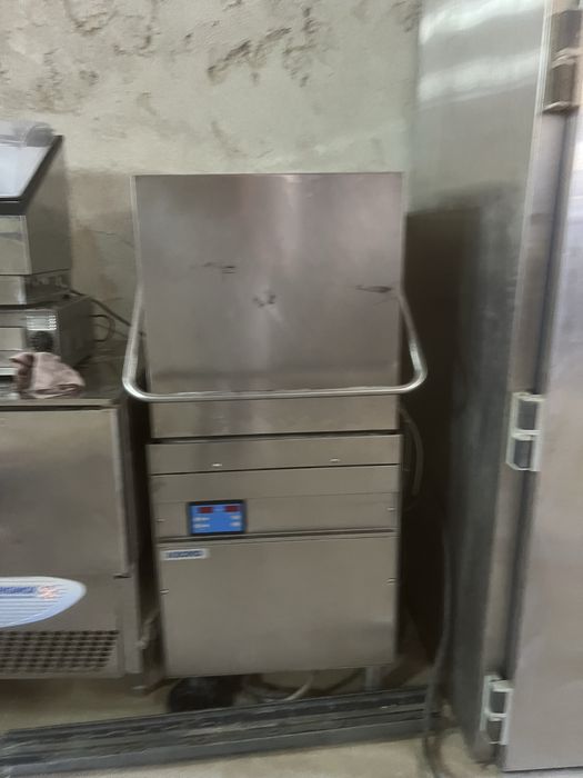 Máquina de Lavar Louça Industrial de Capota / Cúpula Kromo em Inox