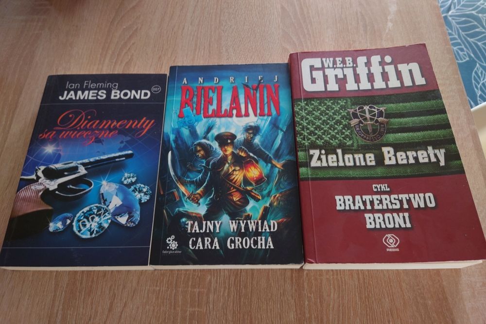 książki, 10 tomów, większość mało używane