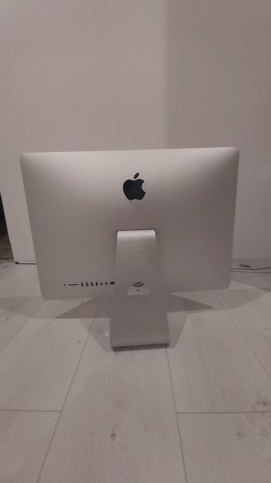 Apple iMac 21,5 late 2012 - dobry stan 

Procesor: Intel Core i5 2.7 G