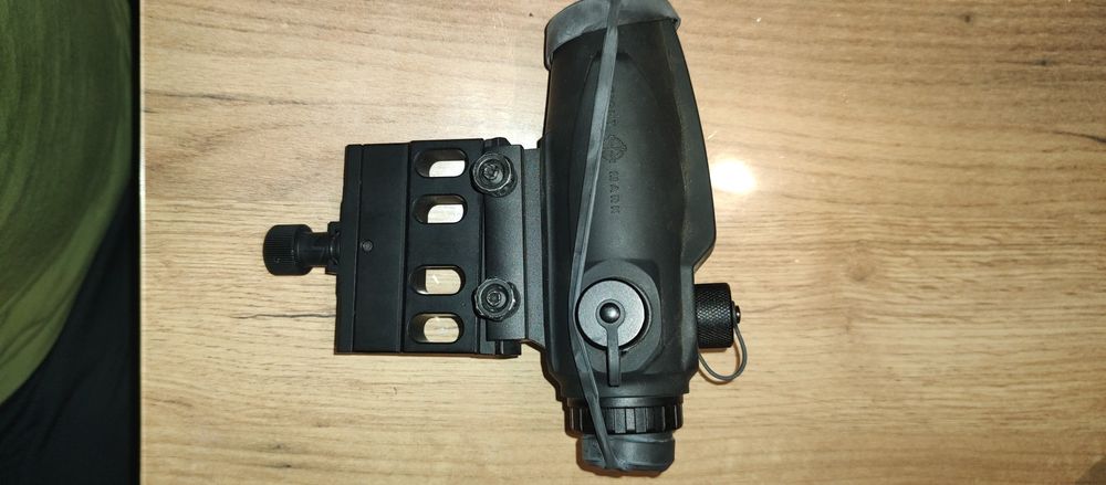 Приціл Sightmark з кріпленням