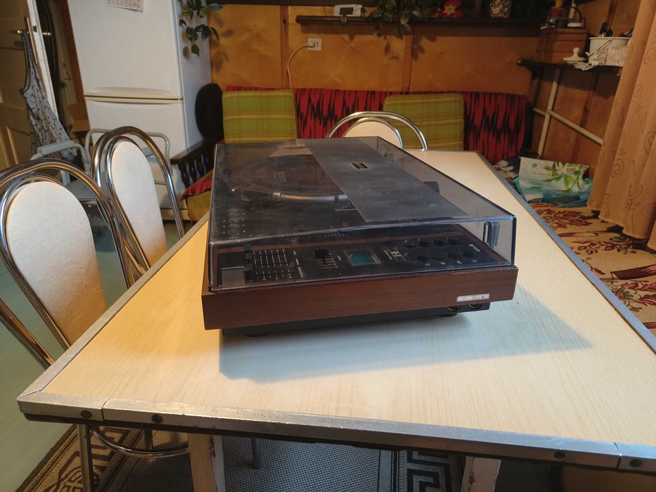 Gramofon Daniel ze wzmacniaczem
