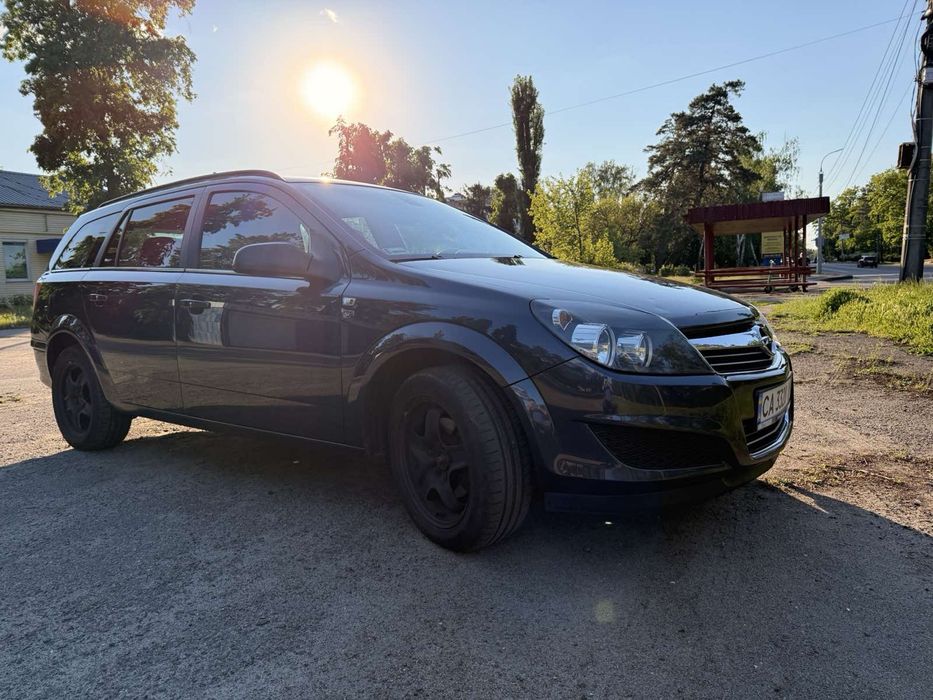 Opel  Astra  2010