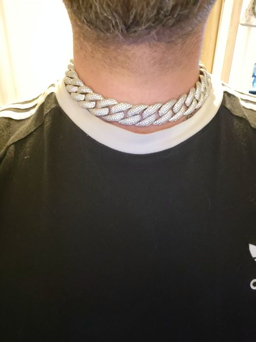 Srebrna błyszcząca kieta naszyjnik