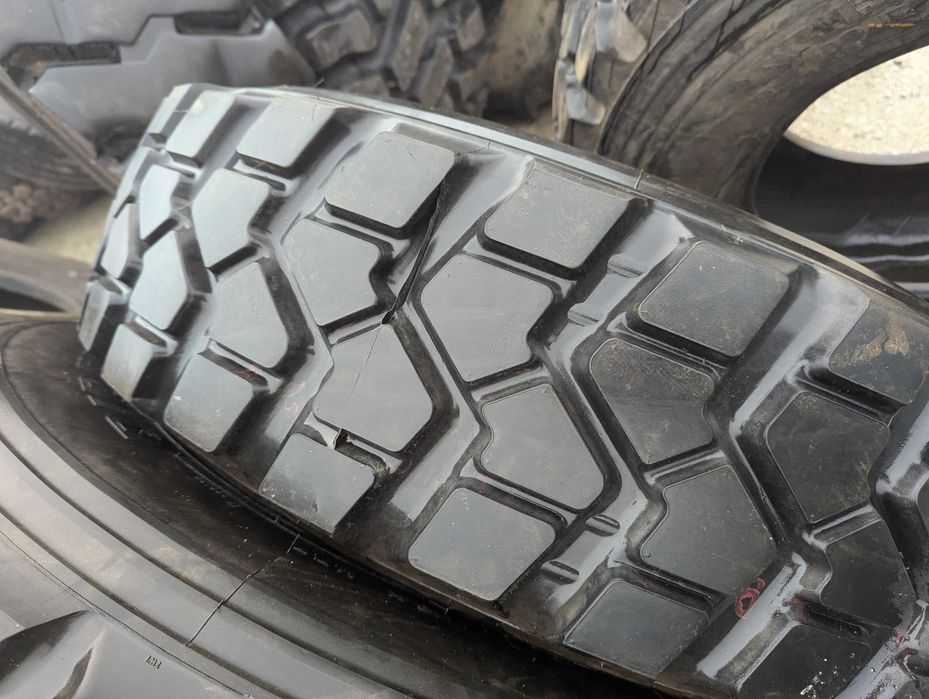 335/80R20 Pirelli Pista PS22 opona przemysłowa