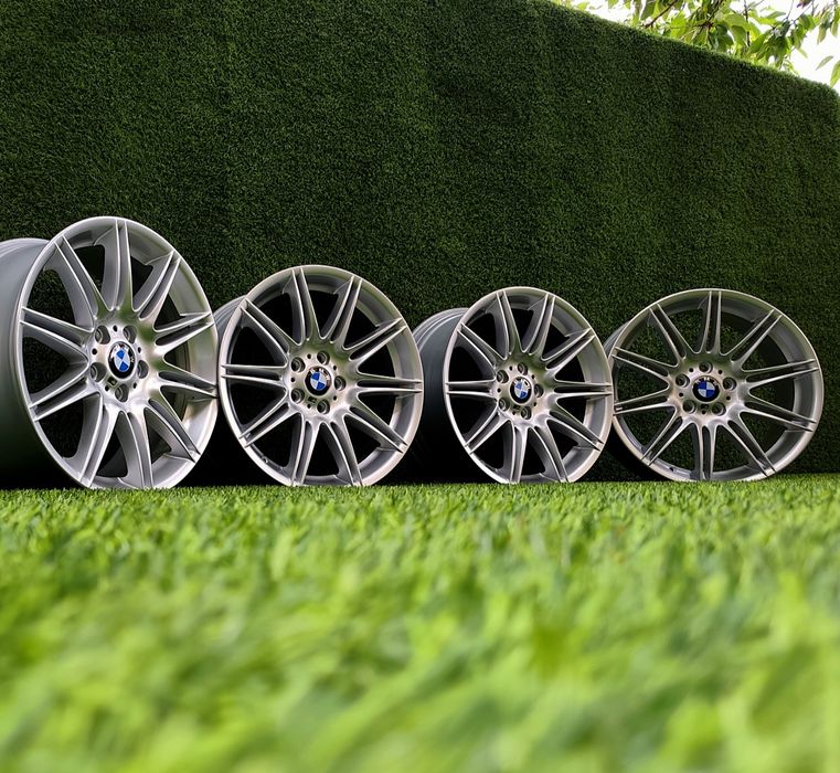 Jantes 19 bmw originais pack M style 225 rigorosamente novas Dupla medida saíram originalmente E90 E91 E92 E93  mas compatível com vários modelos bmw