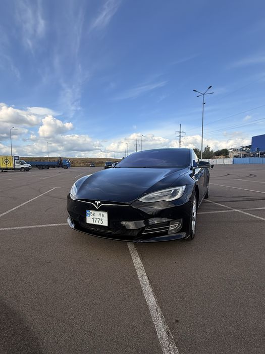 Tesla Model S 2018 VIN 5YJSA1E20JF297604 фото оголошення 2 з 8