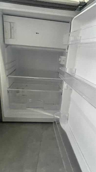 Frigorifico Candy CCTOS 542XHN com congelafor,95L de Frig e 14 Congel.