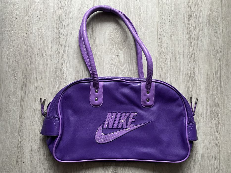Damska torebka Nike.