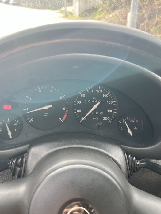 Opel corsa B 5 lugares 3 portas