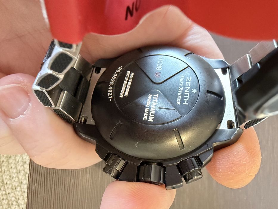 Швейцарській годинник Zenith Defy Xtreme Open 96.0525.4021/21.M525