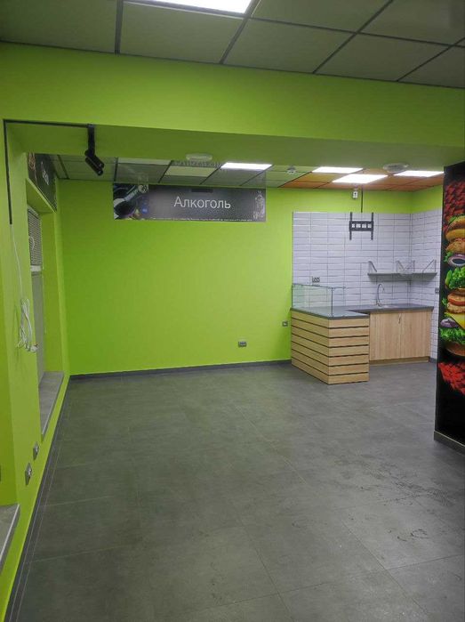 Оренда нежитлового приміщення (м. Радехів, пр-т.Відродження).