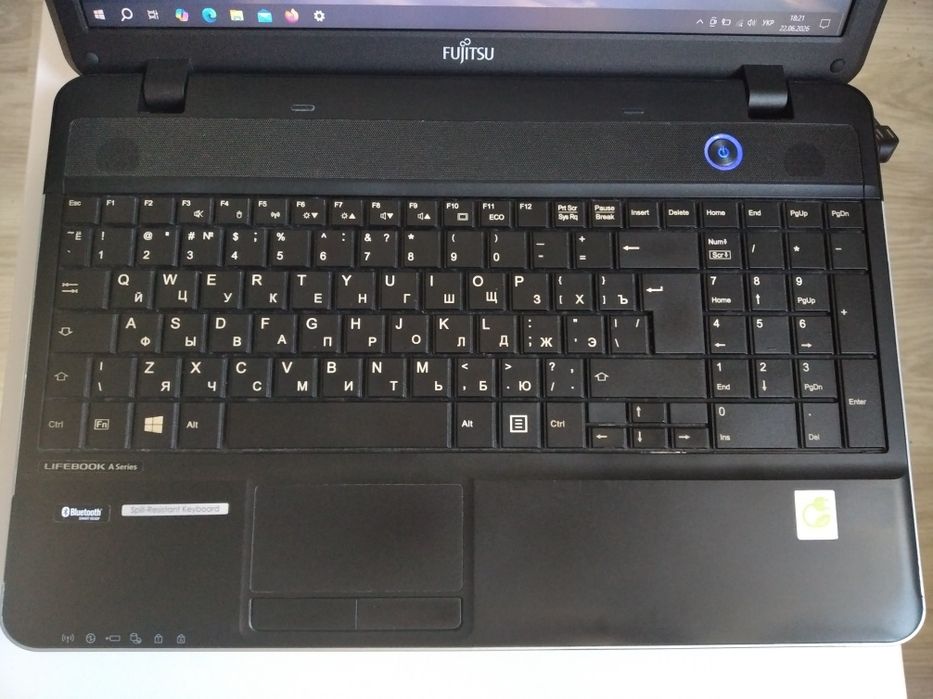 Fujitsu a512  ноутбук