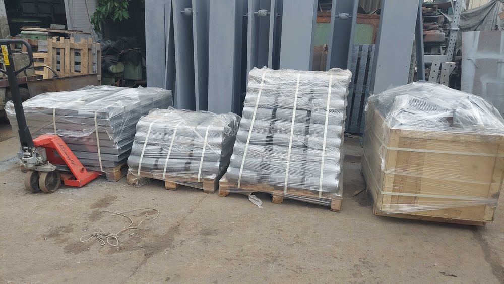 Нории , цепные транспортеры, самотеки и задвижки реечные зерновые ,