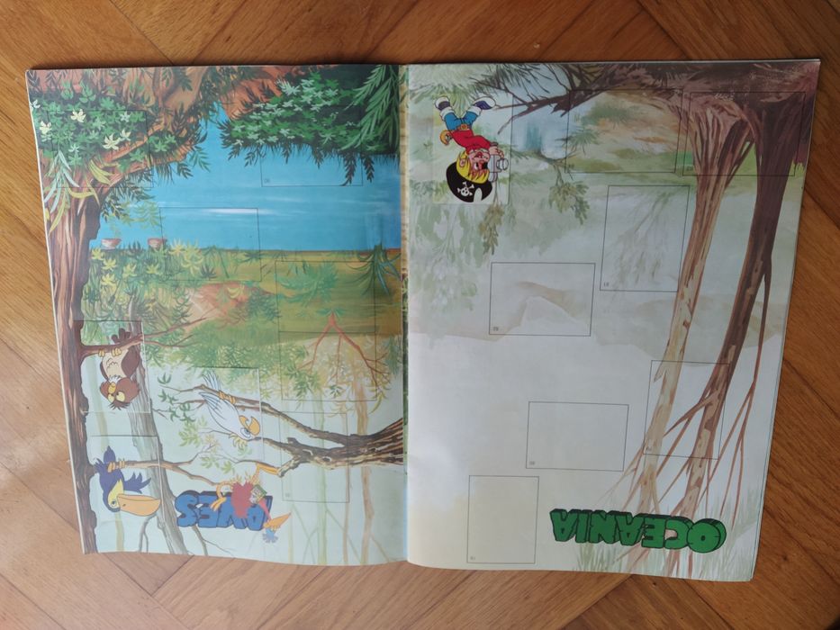 Caderneta de cromos incompleta do "ZOO Disney"