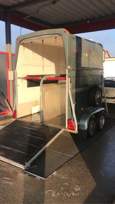 Reboque / Atrelado de Cavalos Duplo