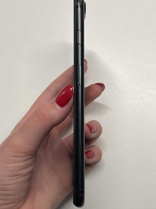 Sprzedam iPhone 7 Plus w pełni sprawny technicznie.