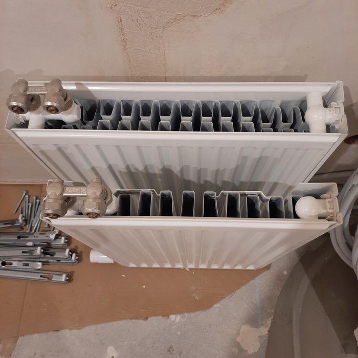 Grzejnik stalowy płytowy 90x40cm z termostatem