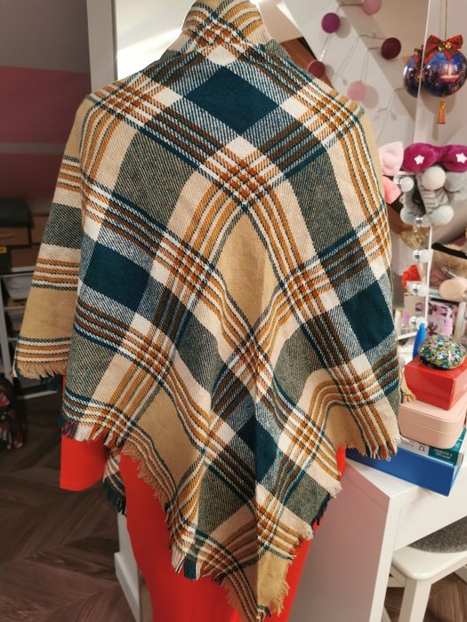 Ciepły szal trójkątny damski