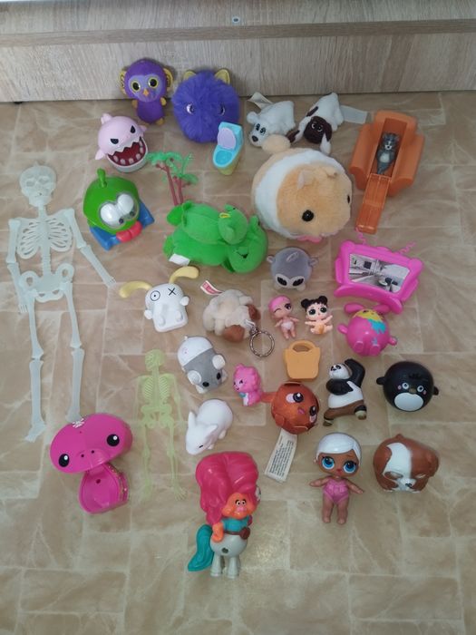 Іграшки колекційні з Макдональдс