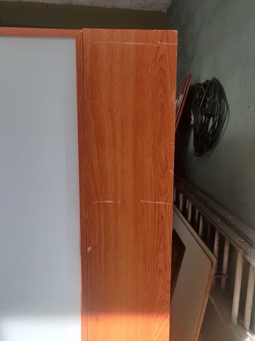 sapateira com portas em vidro