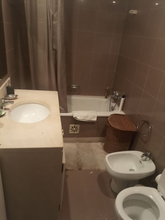 Quartos e uma suite para estudantes universitários  Praça de Espanha