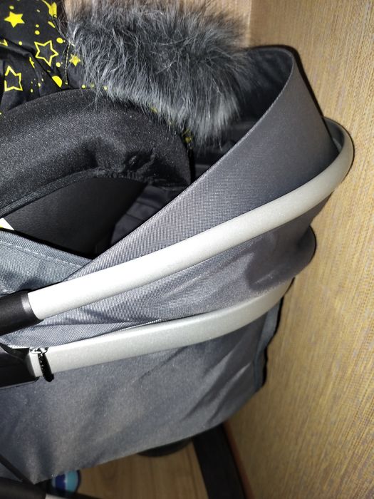 Універсальна коляска-трансформер