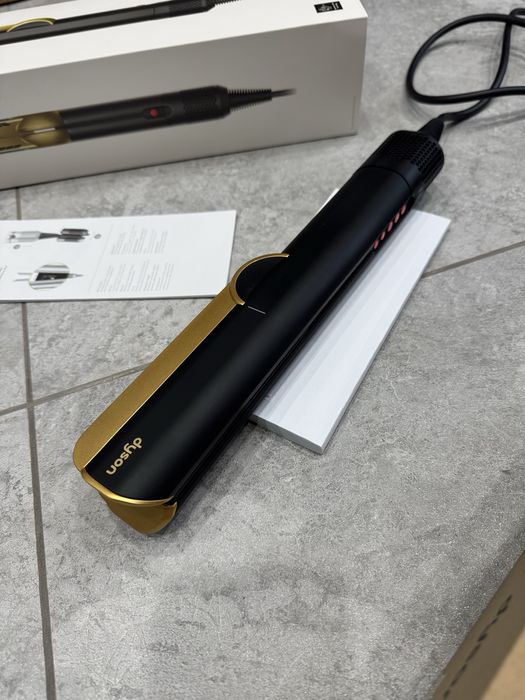 Випрямляч для волосся Dyson Airstrait