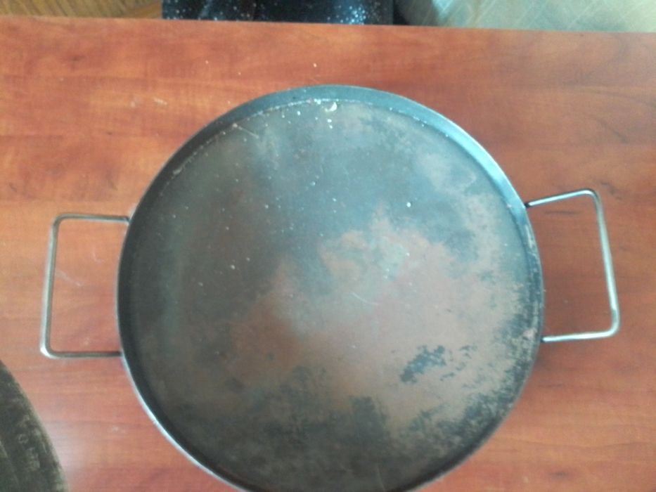 Продам сковороду с крышкой для домашнего мангала барбекю