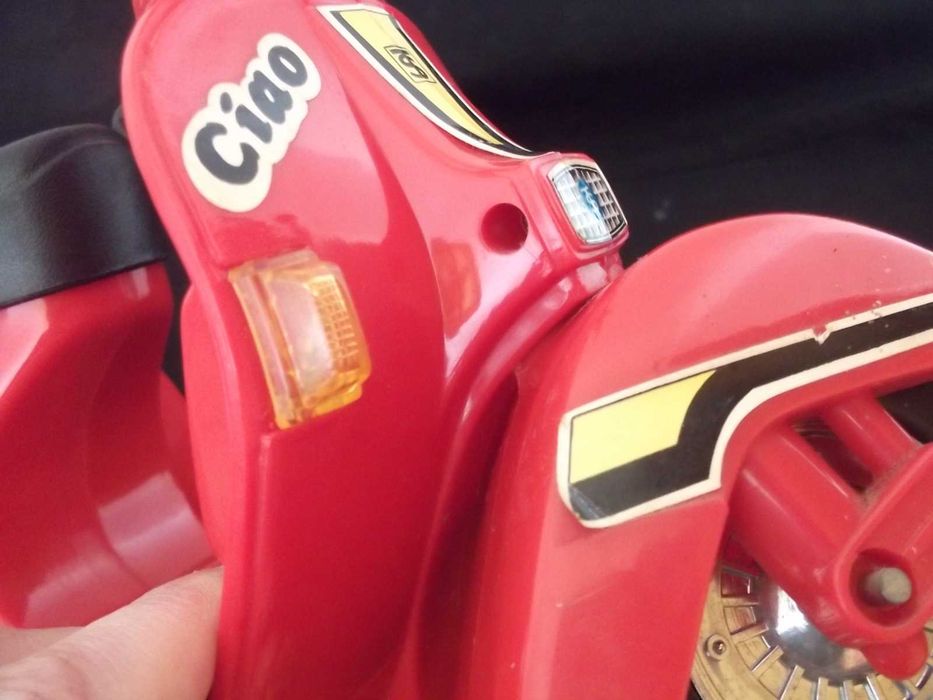 Brinquedo Vintage Scooter Vespa P200E Ciao Anos 80