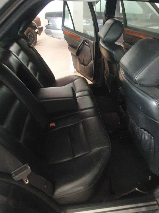 Mercedes E200 16v - Nacional - 163.980kms - Pequeno sinistro