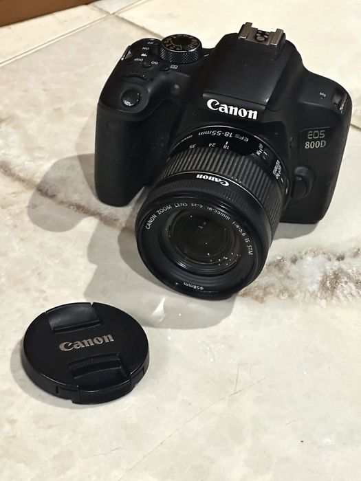 Canon 800D 18-55 дзеркальний фотоапарат
