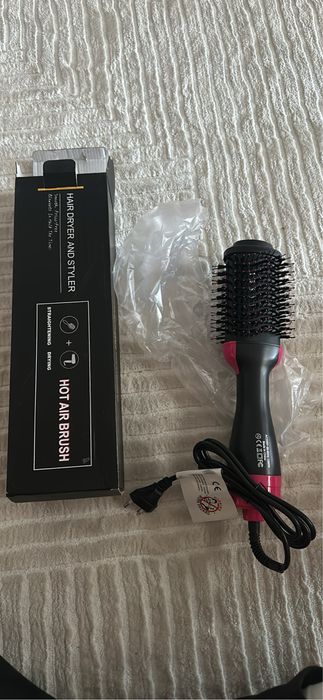 Babyliss/  Escova secadora /Chapinha