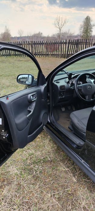 Opel Corsa 1.4 бензин ,2005