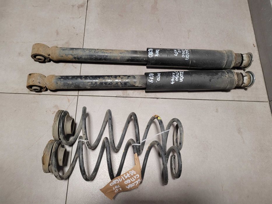 Amortyzatory tył ze sprężynami Skoda Citigo 1.0 MPI benzyna 75 KM